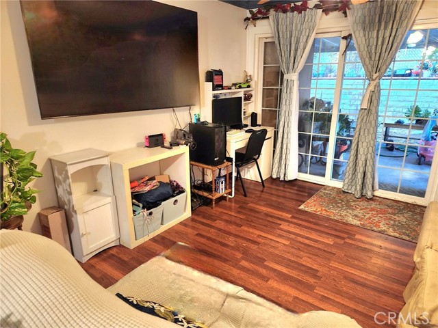 Detail Gallery Image 26 of 71 For 19755 Steinway St, Canyon Country,  CA 91351 - 3 Beds | 2 Baths