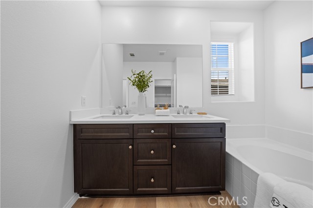 7133 Montecito Lane, Eastvale CA: https://media.crmls.org/medias/f5035544-0e29-405b-ba5f-ba30cd752348.jpg