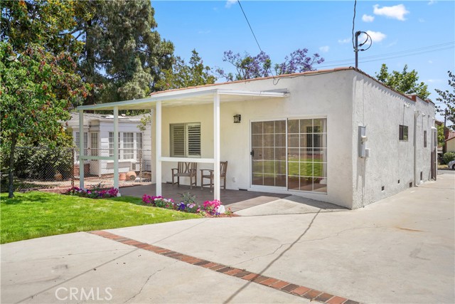 1715 Glorietta Avenue, Glendale CA: https://media.crmls.org/medias/f5041199-c712-416c-b6cc-35ead0761620.jpg