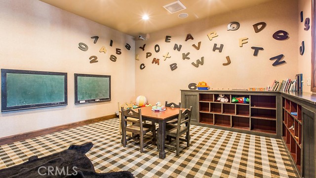 Detail Gallery Image 12 of 24 For 40671 Village Dr 15b,  Big Bear Lake,  CA 92315 - 4 Beds | 4 Baths