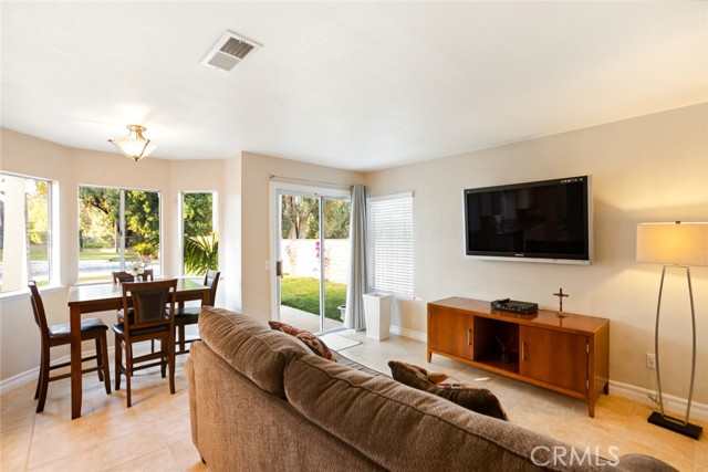 2424 Norte Vista Drive, Chino Hills CA: https://media.crmls.org/medias/f506380f-281c-4bf6-ae36-551a3357522c.jpg