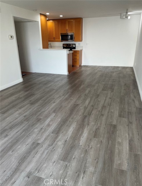 Detail Gallery Image 5 of 13 For 8530 Holloway Dr #418,  Los Angeles,  CA 90069 - 1 Beds | 1 Baths