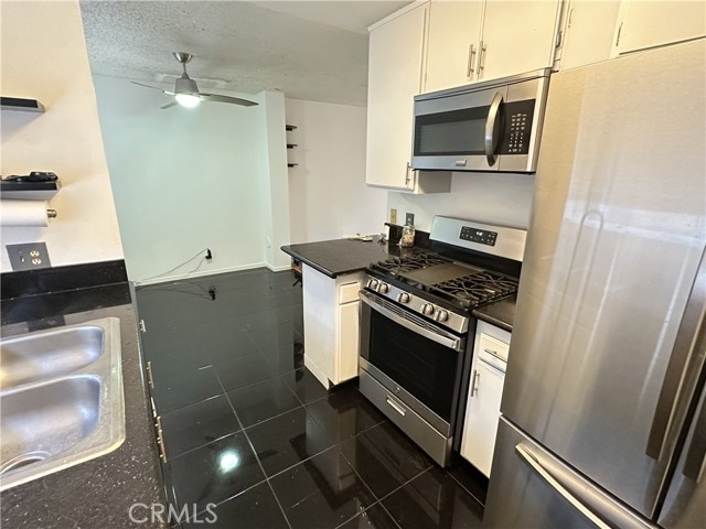 9336 Van Nuys Boulevard, Panorama City CA: https://media.crmls.org/medias/f5071965-20f6-40e2-9334-a34d5809c76b.jpg