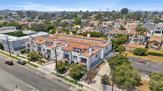 1623 Artesia Boulevard, Manhattan Beach, California 90266, 3 Bedrooms Bedrooms, ,2 BathroomsBathrooms,Residential,For Sale,Artesia,SB24124197