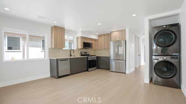 Detail Gallery Image 16 of 39 For 1215 N. Kingsley Dr #1215 1/2,  Los Angeles,  CA 90029 - 4 Beds | 4/1 Baths
