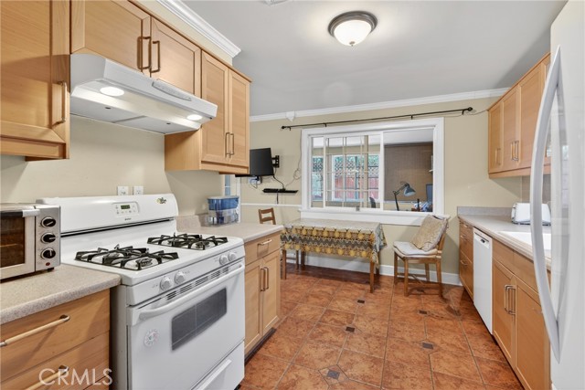 Detail Gallery Image 12 of 31 For 10353 Oro Vista, Sunland,  CA 91040 - 2 Beds | 2 Baths