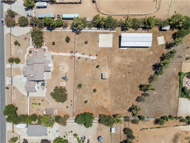 9744 Sweetwater Drive, Agua Dulce CA: https://media.crmls.org/medias/f508a8fd-c02e-491e-ba91-1e1a65801db3.jpg