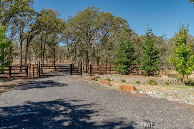 Detail Gallery Image 4 of 70 For 100 Pinedale Ave, Oroville,  CA 95966 - 3 Beds | 4 Baths