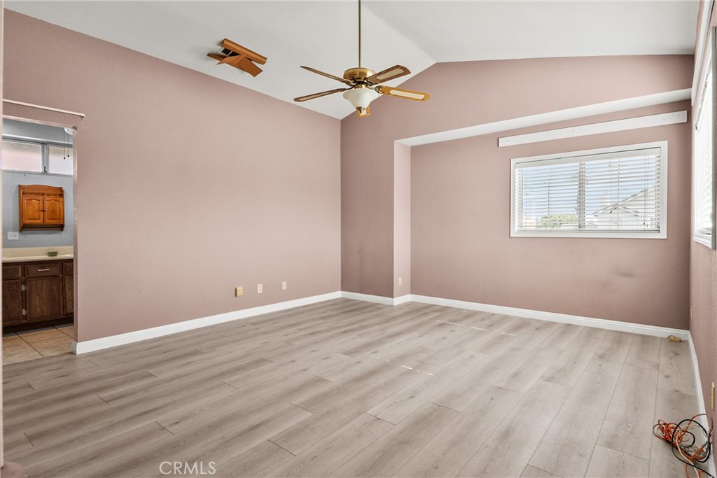 MLS #OC25106498 img 22