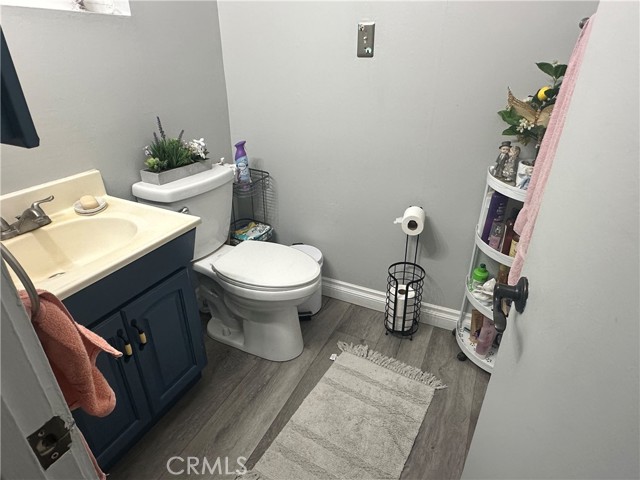 Detail Gallery Image 10 of 44 For 9943 Cedardale Dr, Santa Fe Springs,  CA 90670 - 6 Beds | 3 Baths