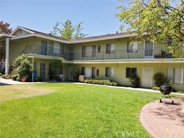 Detail Gallery Image 2 of 8 For 15815 Landmark Dr #6,  Whittier,  CA 90604 - 2 Beds | 1 Baths