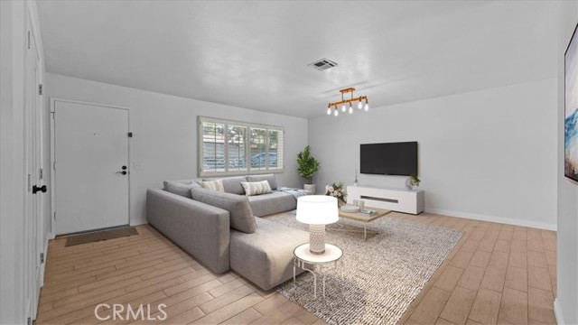 Detail Gallery Image 4 of 25 For 1692 Carmel Cir, Upland,  CA 91784 - 3 Beds | 2 Baths