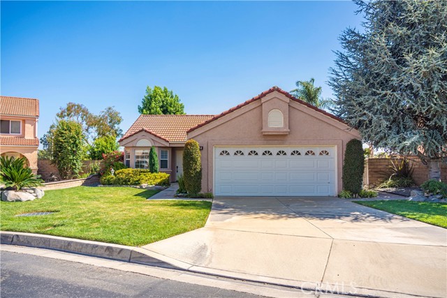 1224 Mallorca Street, Upland CA: https://media.crmls.org/medias/f50c377f-c0c4-4146-a830-0ea43e1495e8.jpg