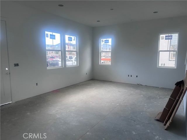 Detail Gallery Image 5 of 7 For 208 Kitty Hawk Ct, San Luis Obispo,  CA 93401 - 3 Beds | 2/1 Baths