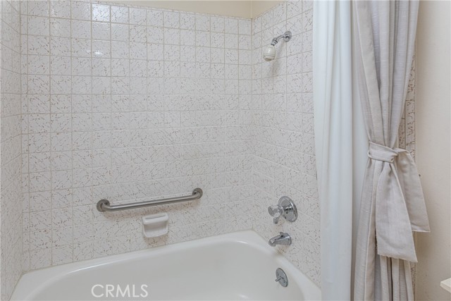 Detail Gallery Image 25 of 39 For 6849 Whitaker Ave, Lake Balboa,  CA 91406 - 3 Beds | 2 Baths