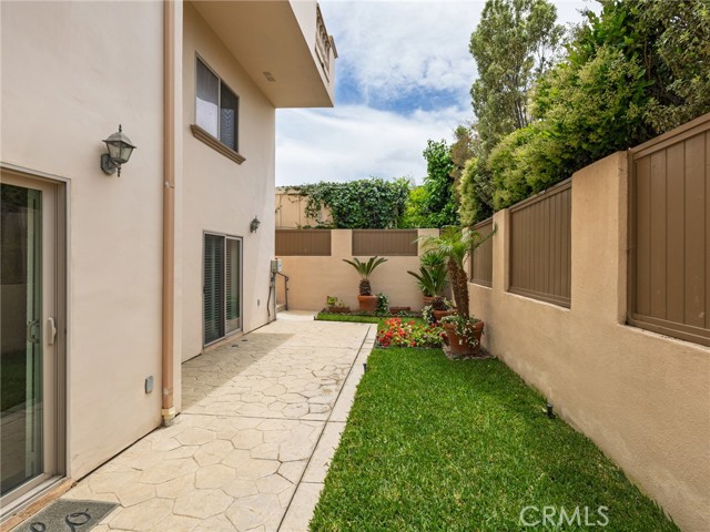 229 N Juanita Avenue, Redondo Beach CA: https://media.crmls.org/medias/f50cc955-c44d-476d-acff-d01c80296df6.jpg