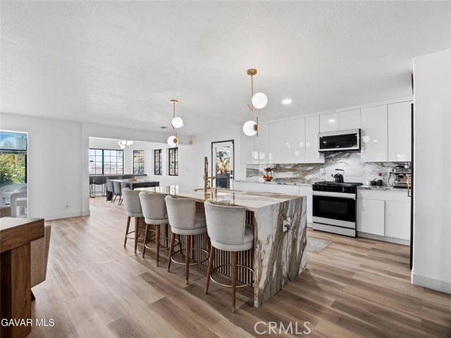 Detail Gallery Image 6 of 24 For 40646 27th St, Palmdale,  CA 93551 - 5 Beds | 4 Baths