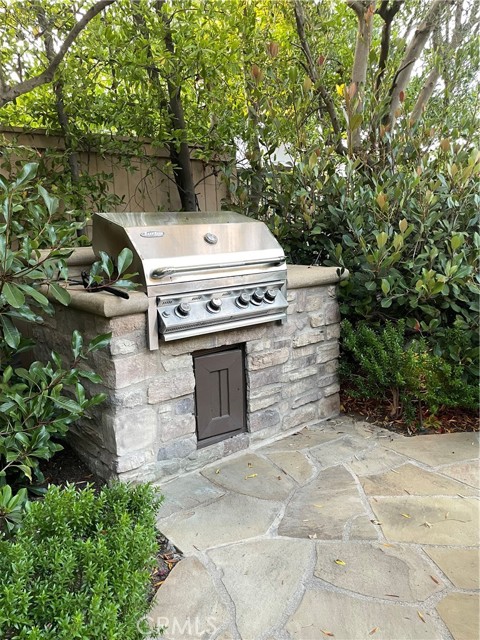 Detail Gallery Image 28 of 41 For 1 Espalier Dr, Lake Forest,  CA 92610 - 6 Beds | 3/1 Baths