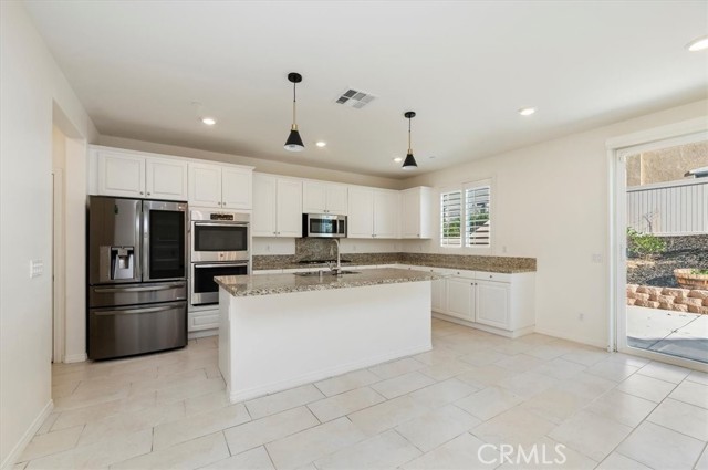 Detail Gallery Image 14 of 44 For 19435 Fortunello Ave, Riverside,  CA 92508 - 4 Beds | 3 Baths