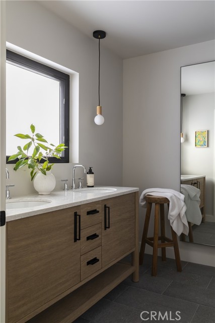 Detail Gallery Image 22 of 47 For 654 S Cumberland, Lake Arrowhead,  CA 92352 - 5 Beds | 5 Baths