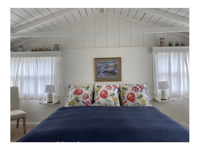 Detail Gallery Image 4 of 7 For 120 Garnet, Newport Beach,  CA 92662 - 2 Beds | 1 Baths