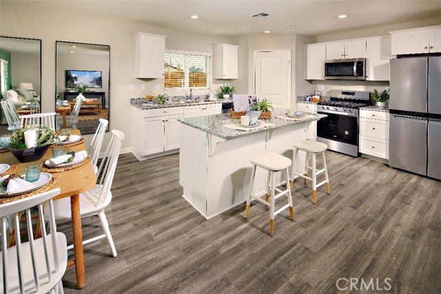 Detail Gallery Image 4 of 9 For 320 White Gate Pl, San Jacinto,  CA 92583 - 3 Beds | 2 Baths