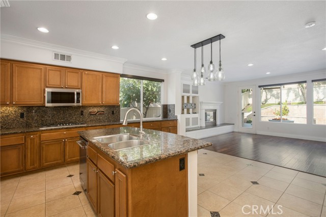Detail Gallery Image 9 of 21 For 32 Acanthus, Rancho Santa Margarita,  CA 92688 - 5 Beds | 3 Baths
