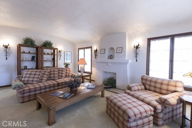 132 St Joseph Avenue, Long Beach CA: https://media.crmls.org/medias/f50f7f49-db3b-4a05-bbce-d5742a212a09.jpg