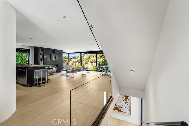 Detail Gallery Image 9 of 34 For 1782 Viewmont Dr, Los Angeles,  CA 90069 - 3 Beds | 4/1 Baths