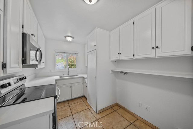 28531 Via Princesa, Murrieta CA: https://media.crmls.org/medias/f5104831-bd1c-411c-95e9-13d5d4a6f8a1.jpg