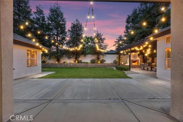 Detail Gallery Image 4 of 55 For 11605 Yarborough, Bakersfield,  CA 93312 - 5 Beds | 2/1 Baths