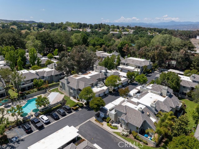 26129 Mcbean Pkwy, Valencia CA: https://media.crmls.org/medias/f5113c5f-86e5-4690-8e4b-c224606deada.jpg