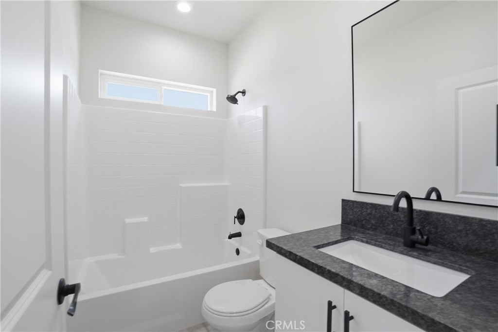 https://media.crmls.org/medias/f5120ff8-e761-4115-bd38-ff4a21cda18b.jpg?preset=X-Large