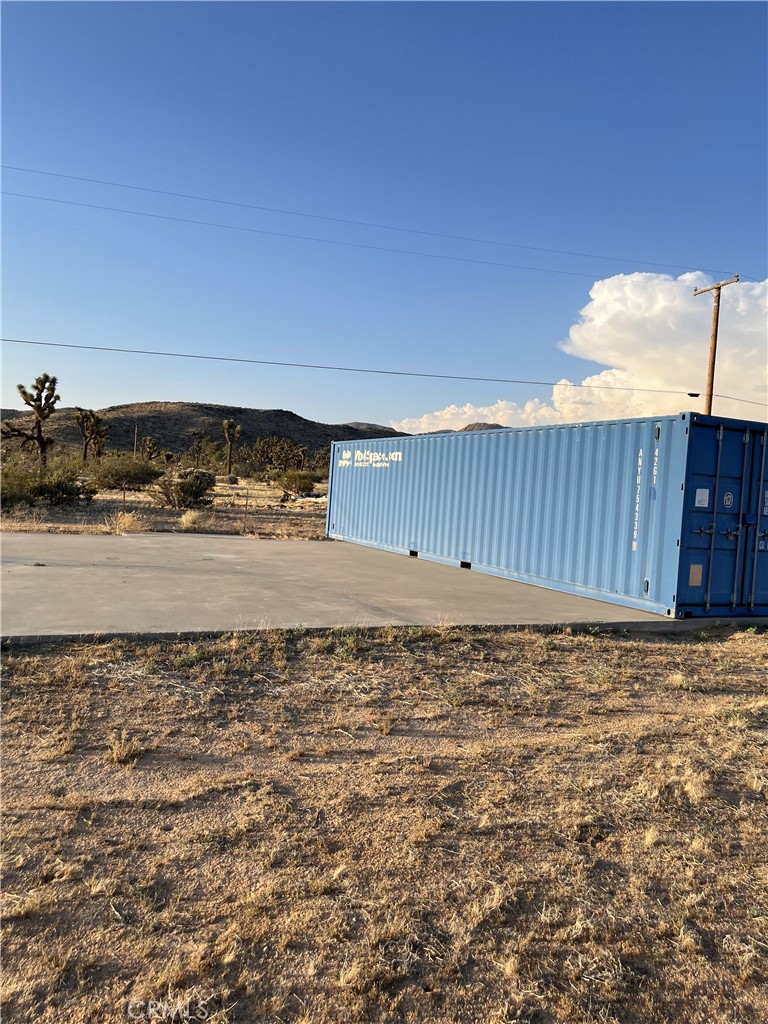 https://media.crmls.org/medias/f513dcd6-0b09-4f3a-b04a-b8a294d06d50.jpg?preset=X-Large