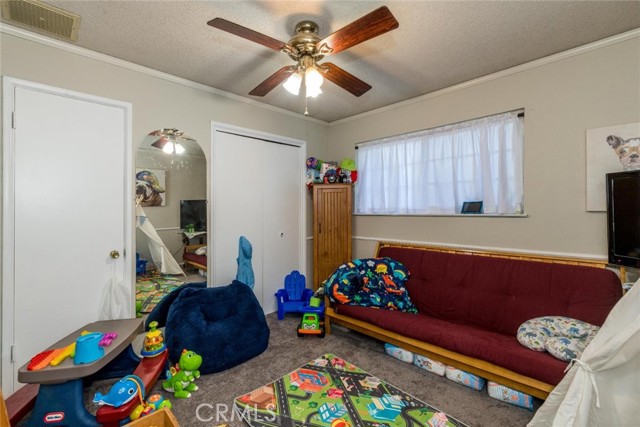918 S Sunnyside Avenue, Fresno CA: https://media.crmls.org/medias/f513f1d8-9f1a-4bd0-8acc-1e45f79f9dd6.jpg