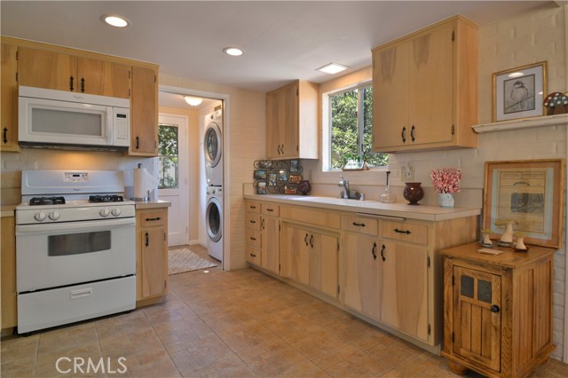 Detail Gallery Image 19 of 39 For 316 Annandale Dr, Lake Arrowhead,  CA 92352 - 4 Beds | 2 Baths