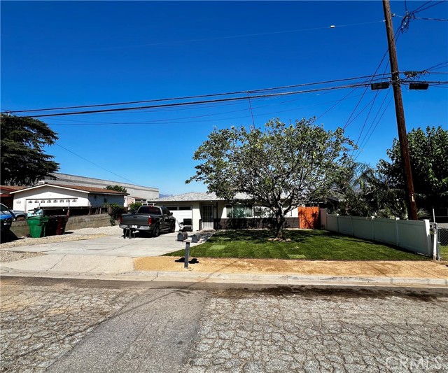 Detail Gallery Image 1 of 11 For 174 Maple Ave, Beaumont,  CA 92223 - 3 Beds | 1 Baths