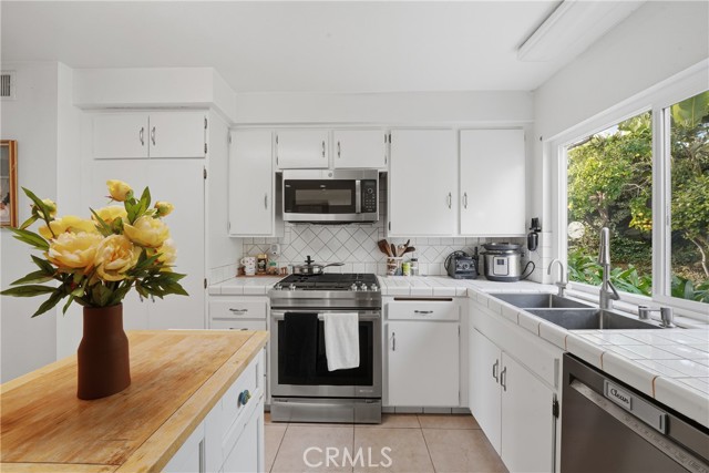 Detail Gallery Image 7 of 24 For 6815 Coral Ct, Rancho Cucamonga,  CA 91701 - 3 Beds | 2 Baths