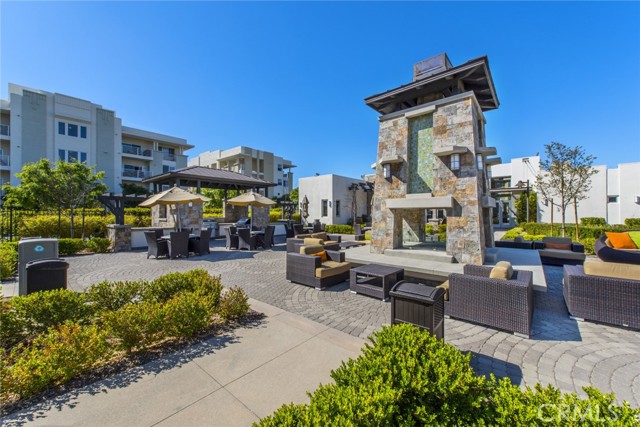 Detail Gallery Image 18 of 24 For 13019 Park Pl #201,  Hawthorne,  CA 90250 - 2 Beds | 2 Baths