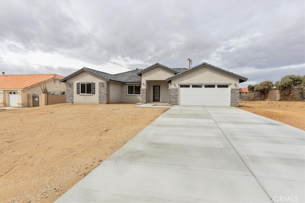 16488 Chippewa Road, Apple Valley, CA 92307