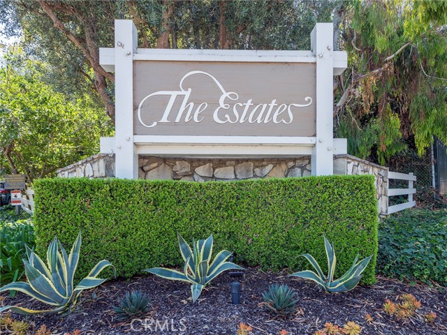 The Estates sign on Crenshaw making it easy for your guests to locate.