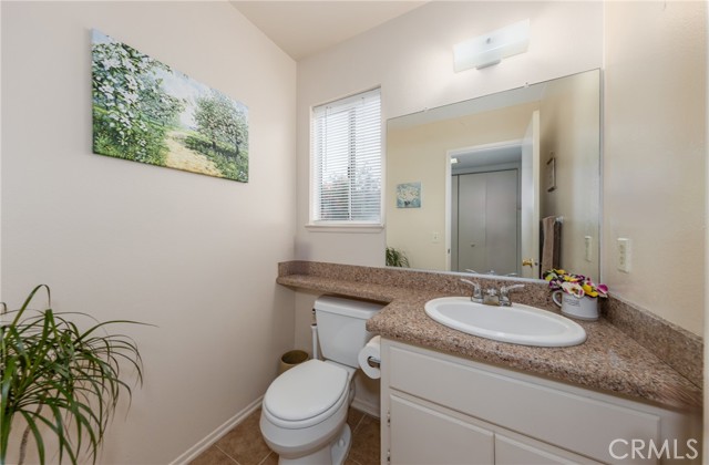 Detail Gallery Image 17 of 27 For 1228 W Woodcrest Street, Bloomington,  CA 92316 - 5 Beds | 2/1 Baths