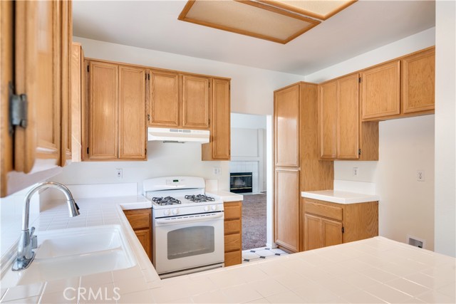 26057 Crestmont Circle, Menifee CA: https://media.crmls.org/medias/f517863c-ec8e-41c0-aa0f-ff1143c70e64.jpg