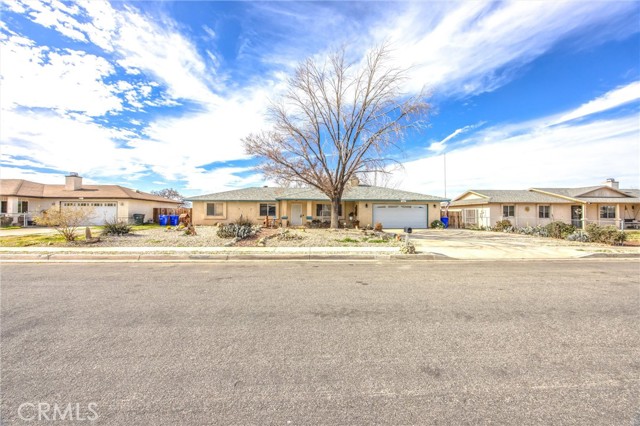 Detail Gallery Image 3 of 49 For 13422 Nicola, Apple Valley,  CA 92308 - 4 Beds | 2 Baths
