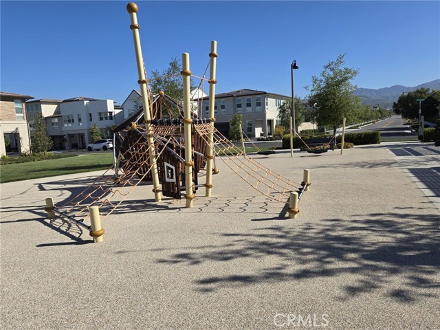 171 Bear Leaf Drive, Lake Forest CA: https://media.crmls.org/medias/f518244b-2ff8-4e35-b275-5a474dac8b10.jpg