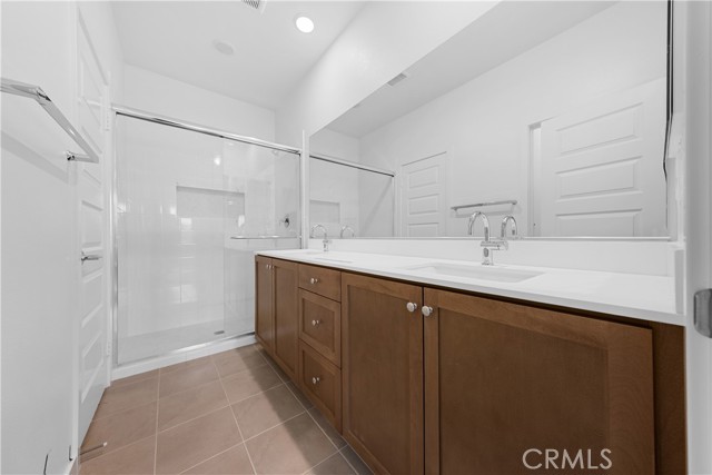 Detail Gallery Image 13 of 26 For 559 via Vallarta, Camarillo,  CA 93012 - 3 Beds | 2/2 Baths