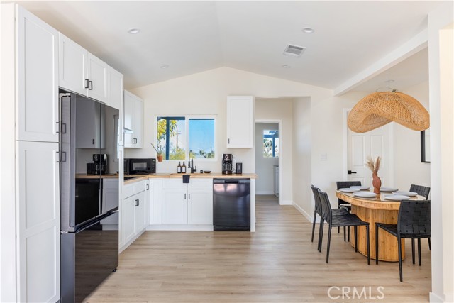Detail Gallery Image 5 of 31 For 3634 El Dorado Ave, Yucca Valley,  CA 92284 - 5 Beds | 2 Baths