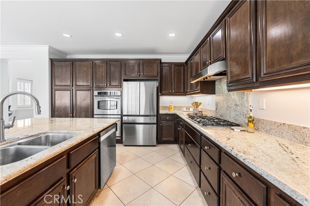 Detail Gallery Image 9 of 54 For 14030 Eaton Hollow Ave, Moorpark,  CA 93021 - 5 Beds | 4 Baths