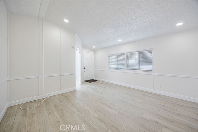 Detail Gallery Image 10 of 39 For 929 E Foothill Bld #140,  Upland,  CA 91786 - 3 Beds | 2 Baths