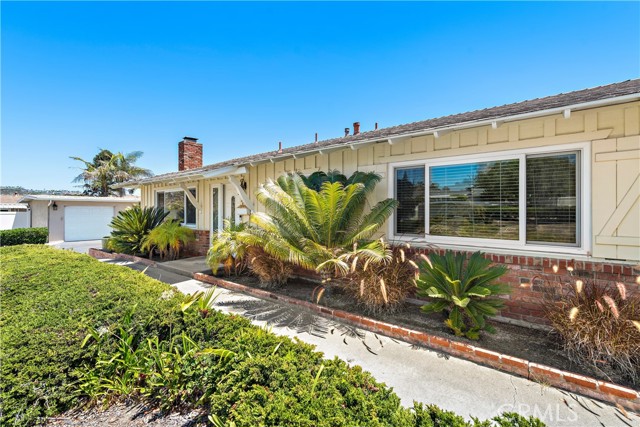 201 Monte Vista, San Clemente CA: https://media.crmls.org/medias/f51a7fbd-d2ac-431f-a04a-5f9a5d3cd7e0.jpg